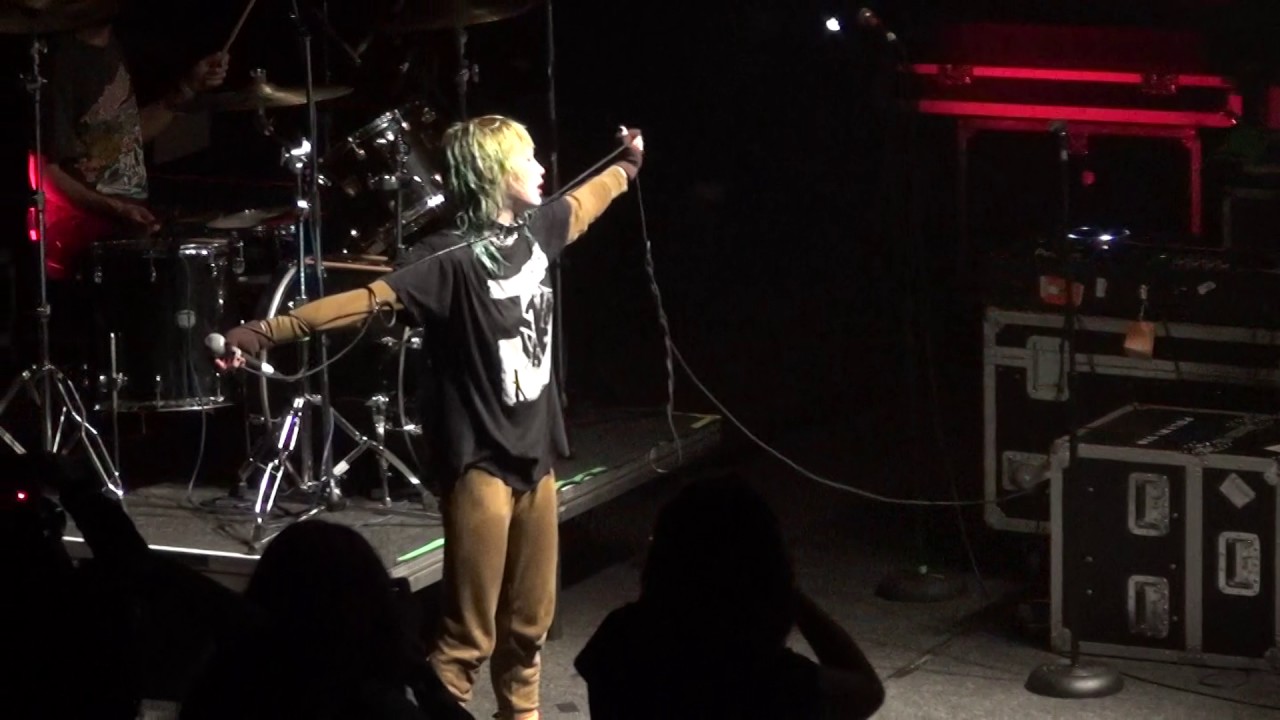 Crystal Castles - Enth (Moscow, Yotaspace 2017)