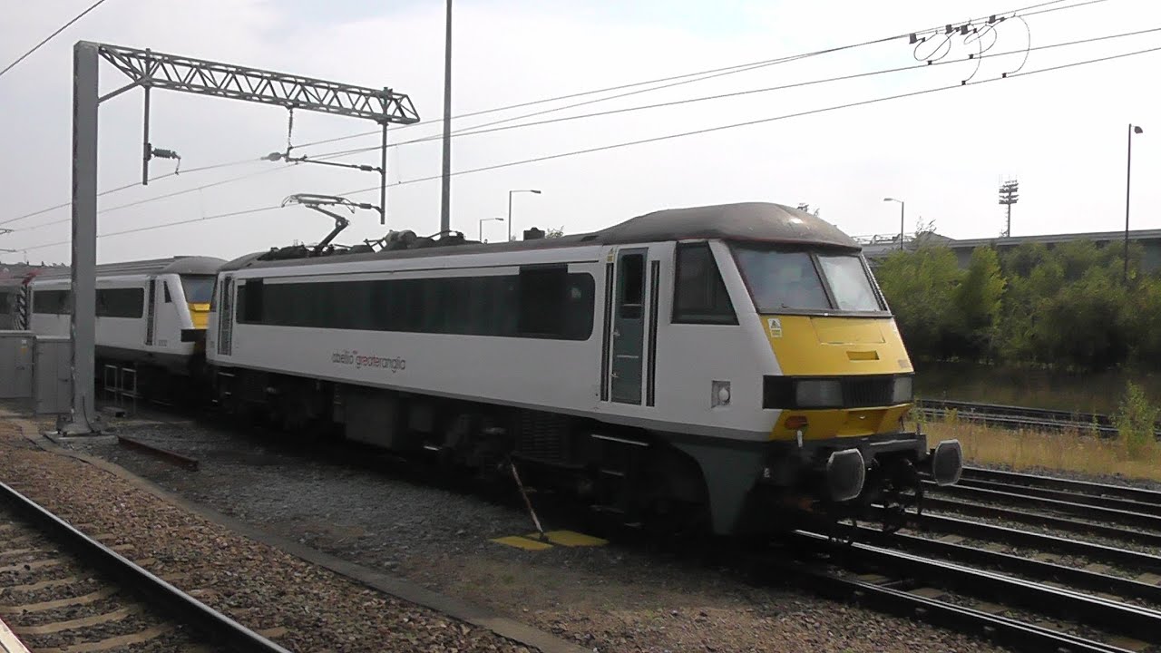 Trains at Norwich 25/8/16