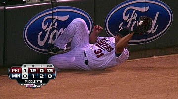 PHI@MIN: Arcia runs long way, slides to make catch