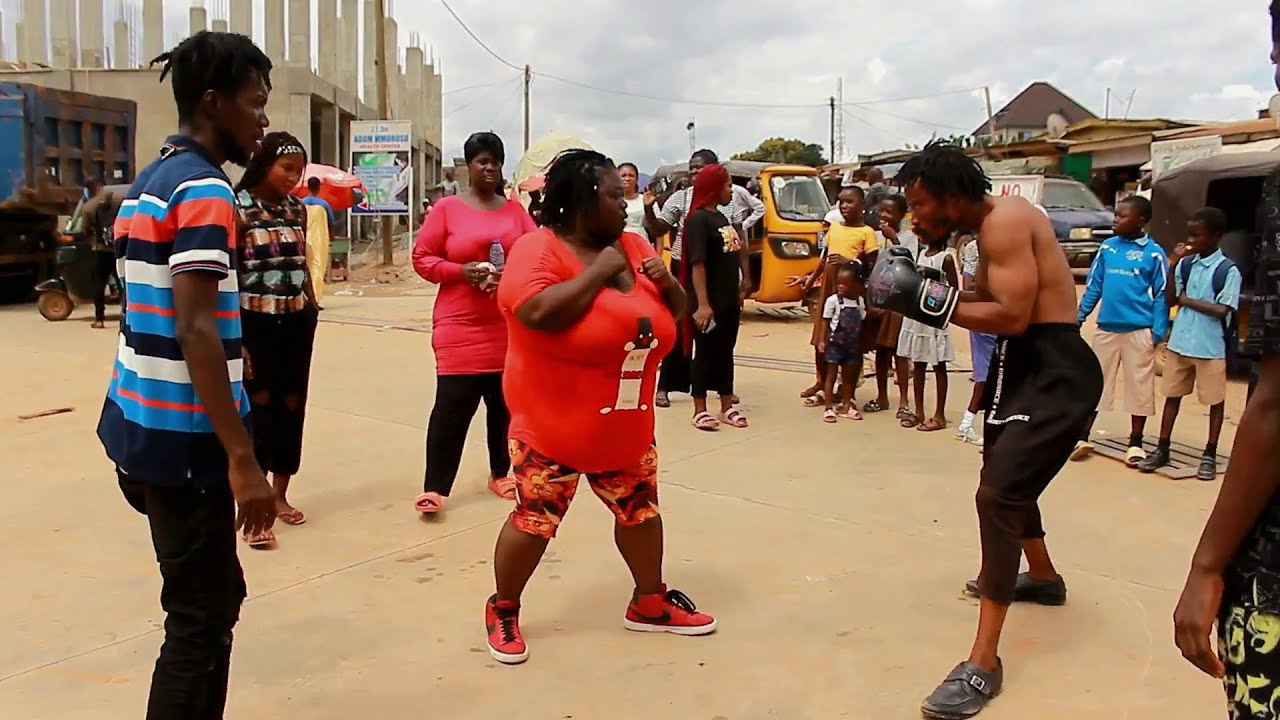 Отец Анкрах и Афия Боло устраивают уличную драку😂😂😂