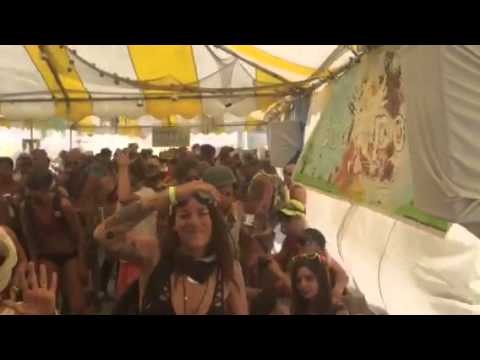 Burning Man 2015 Louie Bagels DJing feat MC Annie Dolly Liquid Drum & Bass Duck pond - YouTube