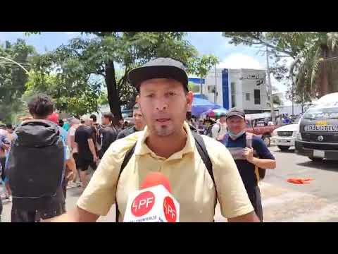 Migrantes bloquean calles en Tapachula Chiapas