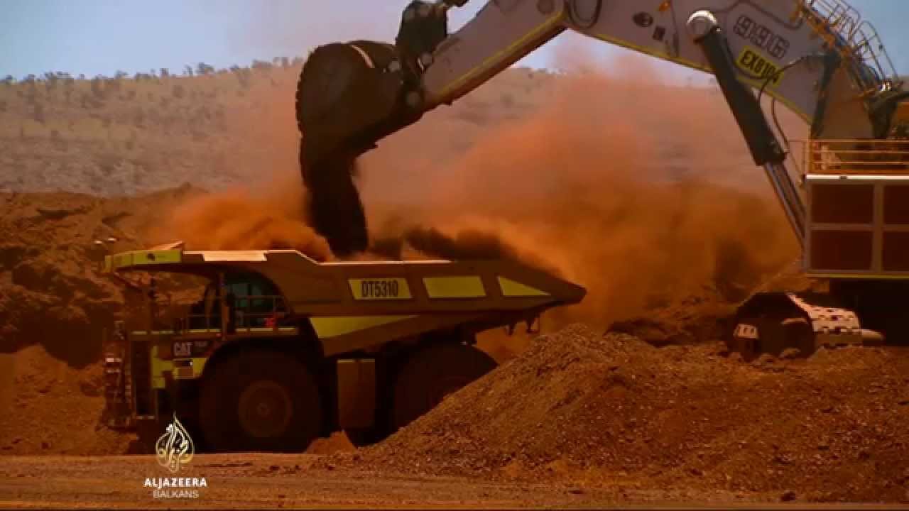 أسعار خام الحديد تشهد انخفاضاً حاداً
