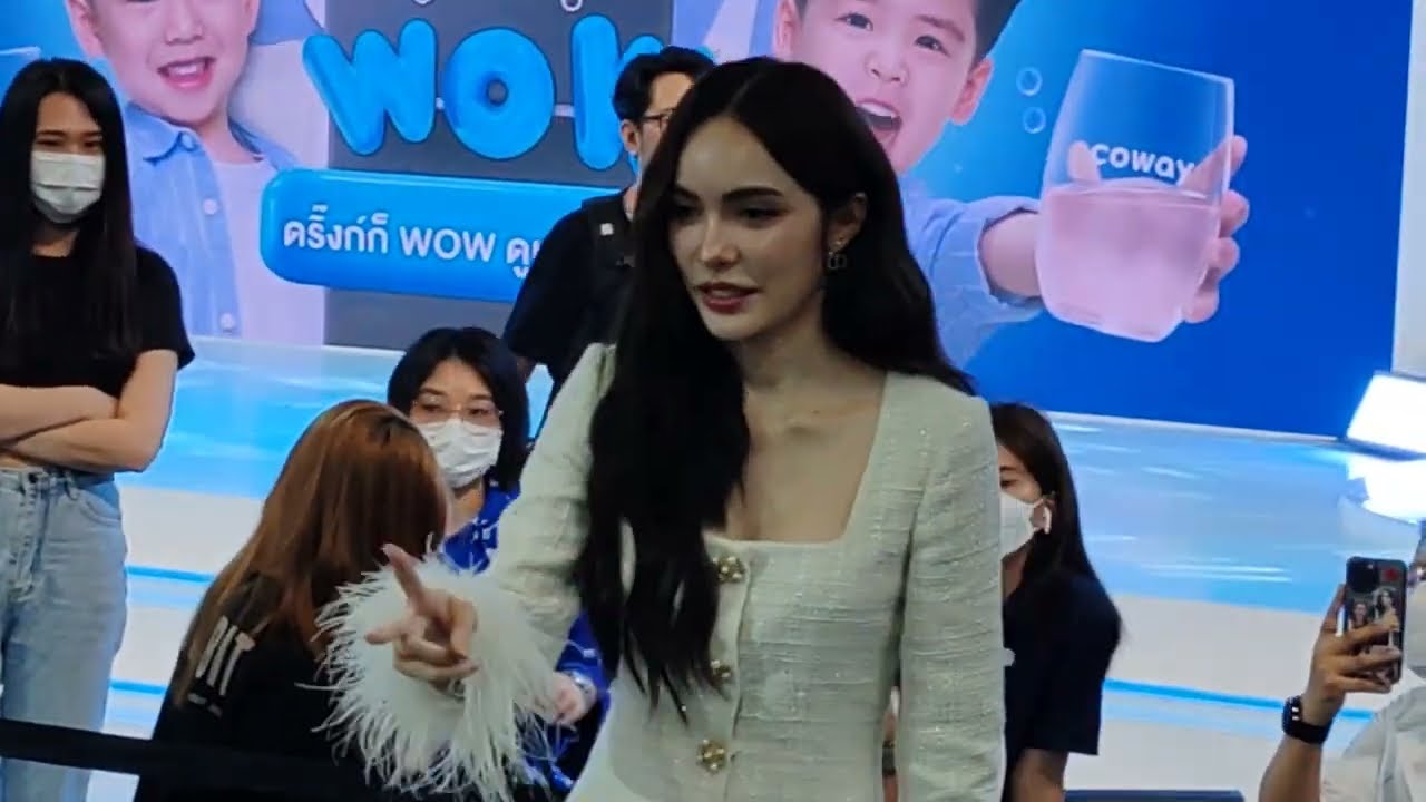 รับของ&ลาไปงานต่อ​ - ชาล็อต ออสติน | งาน Coway WOW World@Siam Paragon #ชาล็อตออสติน #CharlotteAustin