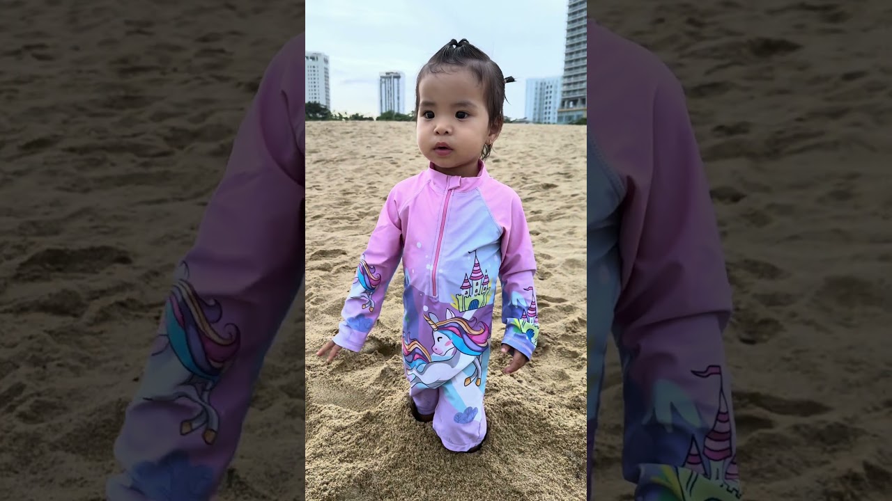 LNS - Em gái nhỏ tội nghiệp, Được người ba giúp đỡ || Father & Little girl #shorts