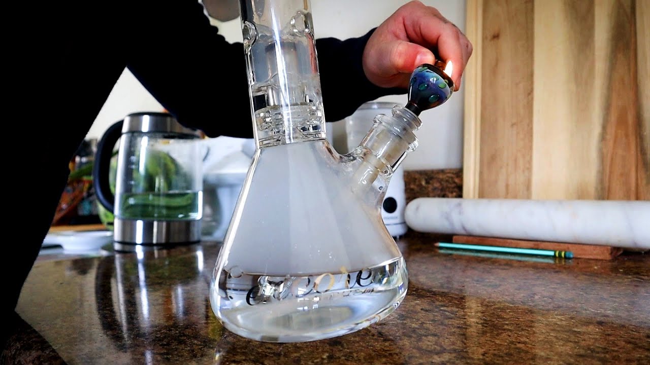 Weed Basics : How To Use A Bong - YouTube