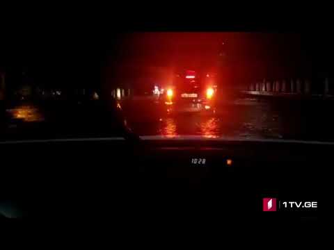 ქობულეთში ძლიერი წვიმის გამო რამდენიმე ქუჩა დაიტბორა