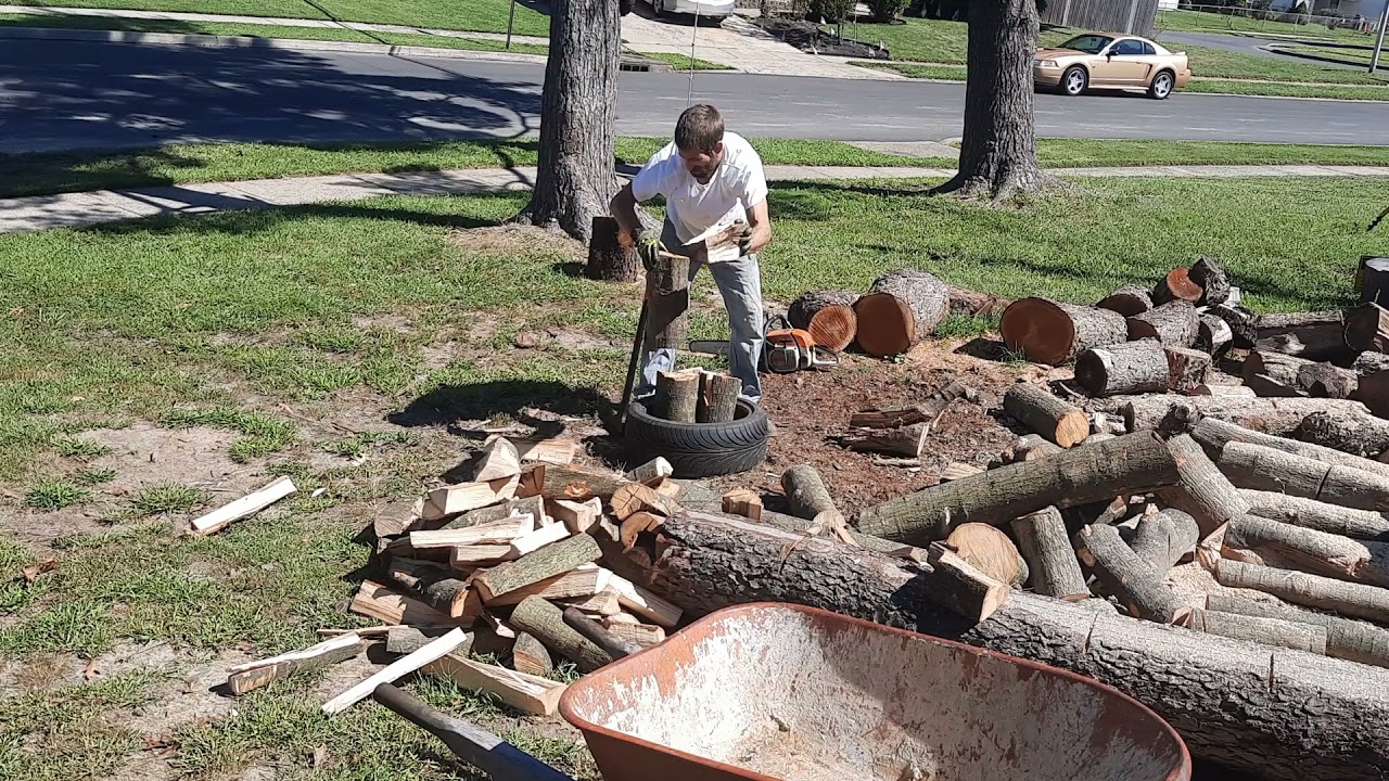 cutting, splitting, stacking a bit of wood and cleaning up the woodyard (hyperlapse)