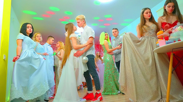 Новогодишњи бал у Дијаниној школи! | Најбоља одећа и најбоља журка!