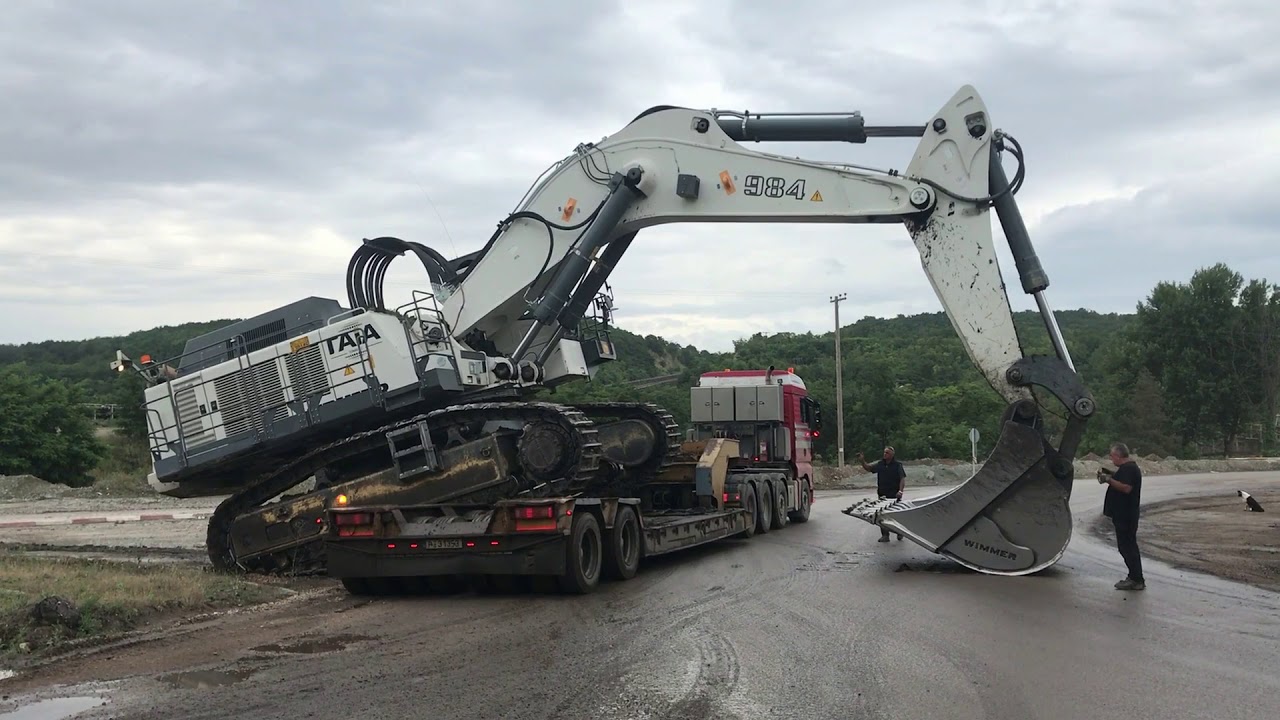 Transporting The 125 Tones Liebherr 984 By Side