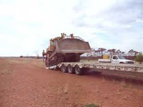 Cat D8N unload
