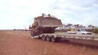 Cat D8N unload