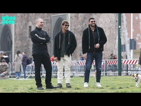 Stefano De Martino e Ignazio Moser, pomeriggio a Milano con gli amici a quattro zampe