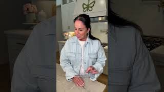 What to do when someone else is paying the bill at dinner! #everydayetiquette #etiquette #dinner Profile