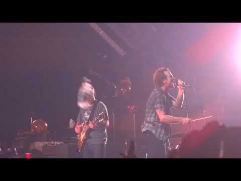 Pearl Jam-Can`t Deny me (live debut Chile)