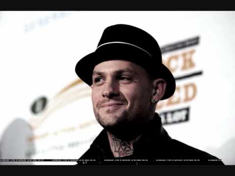 Between The Bars - Benji Madden