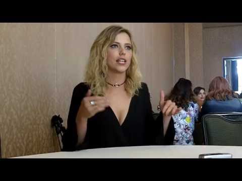 SDCC 2016: The Originals - Riley Voelkel (Freya) talks putting family first