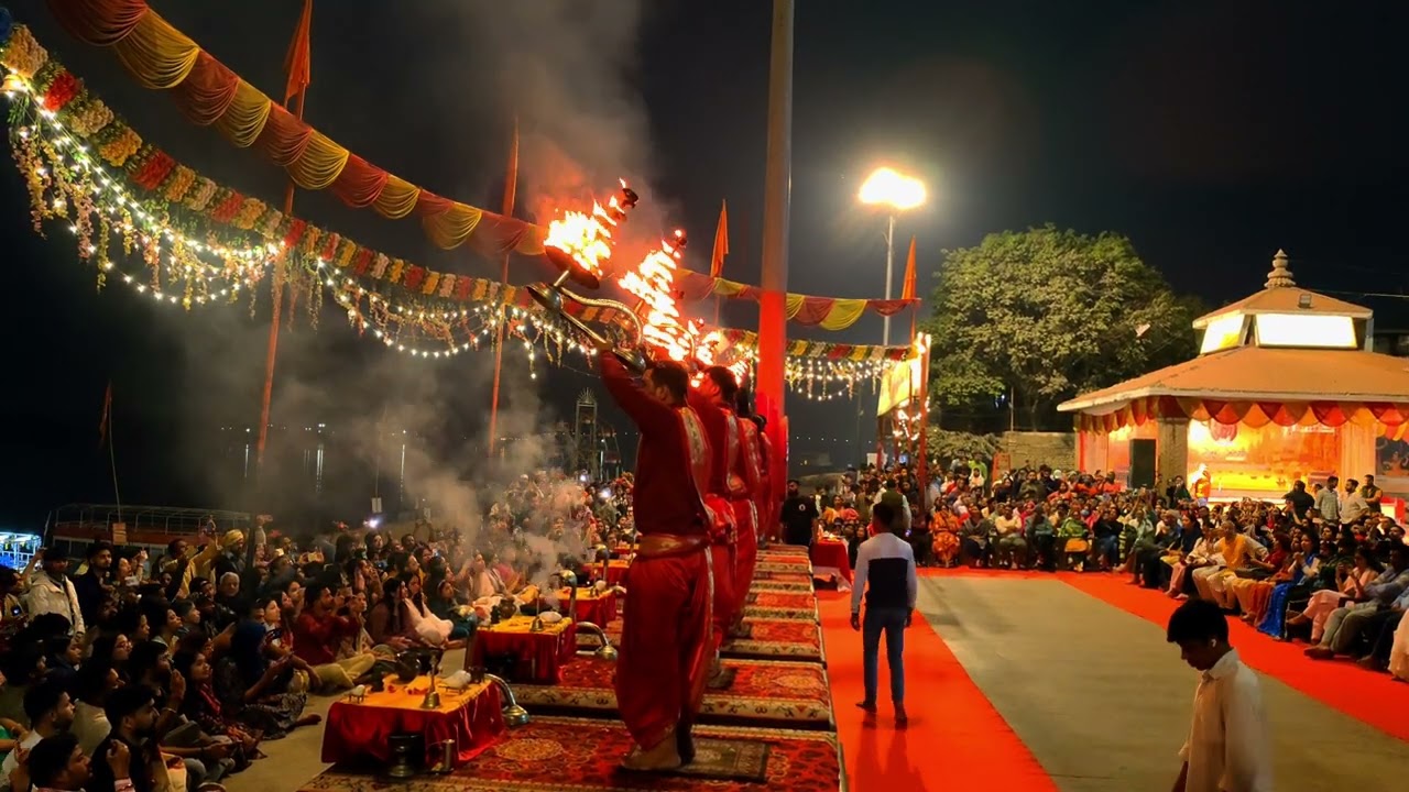 MAGICAL Morning Ganga Aarti Experience | Assi Ghat, Varanasi 📍✨