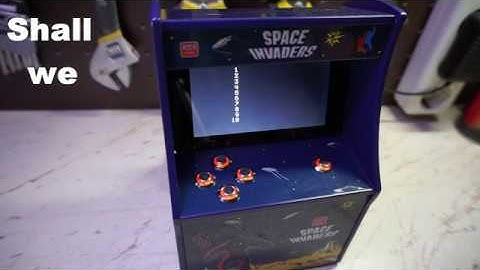 Mini Arcade SPACE INVADERS - v2+ (close up view)