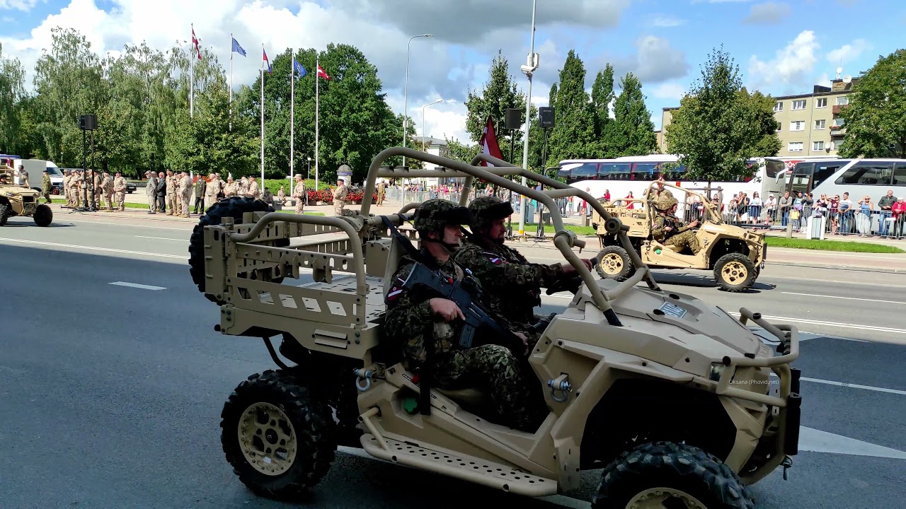 Militārā parāde par godu Zemessardzes 30. gadadienai Jelgavā (Oksana | Phovid.net)