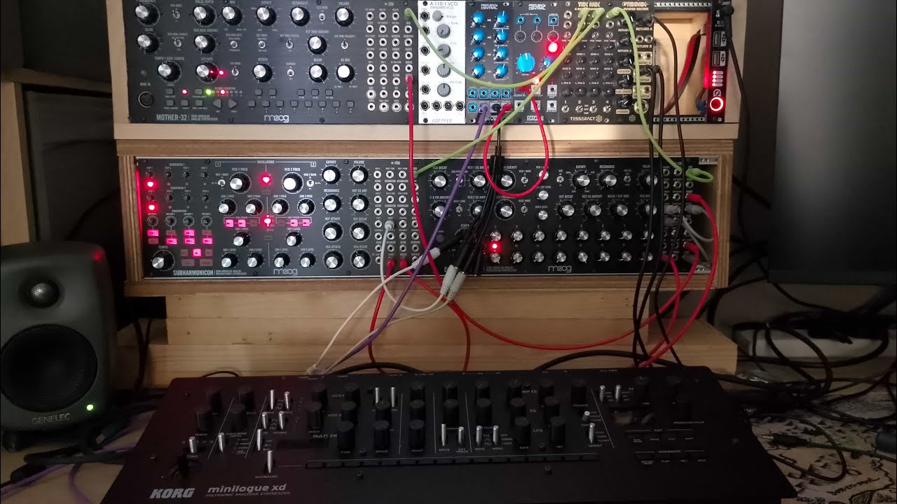 Experimental 08 , Techno improv, Moog Studio, DFAM, Subharmonicon, Mother32, Eurorack Modular,