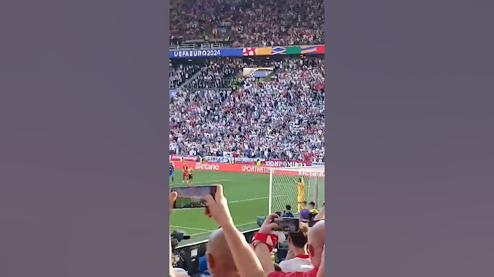 Polska vs Francja euro. rzut karny dla Polski. Lewy strzela 2 podejście