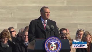 Kehoe issues crime-reduction executive orders minutes after swearing in as Missouri governor