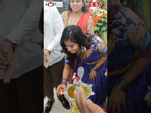hop salon ಗ್ರಾಂಡ್ ಓಪನಿಂಗ್ ವೇಳೆ ದೀಪ ಬೆಳಗಿಸಿದ ಅನುಷಾ ರೈ #kannadastartv #indianactor #bangalore #news hop salon ಗ್ರಾಂಡ್ ಓಪನಿಂಗ್ ವೇಳೆ ದೀಪ ಬೆಳಗಿಸಿದ ಅನುಷಾ ರೈ #kannadastartv #indianactor #bangalore #news