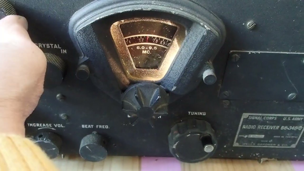 第2次大戦時代、受信機 BC348 - YouTube