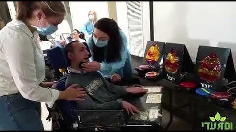 Hope Burns Bright: Adaptive Yom Hashoah Candles at ADI