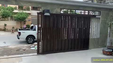 Cổng trượt tự động treo trên cao tránh lụt