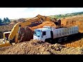 Китаец самосвал застрял в карьере. Вытаскивают экскаватором. Dump truck stuck in the sand.