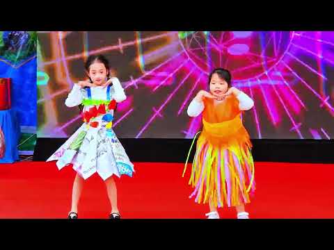 Trình diễn thời trang từ sản phẩm tái chế