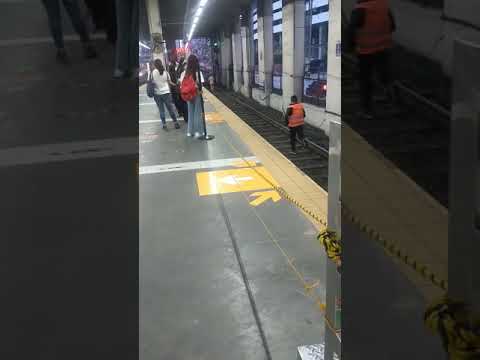 Video: Paano Tumatakbo Ang Bagong Tema Ng Tren Sa Metro