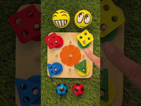 شو عم تعمل يا عمور مثلثات ومربعات خشبيه على المسطح مرئية