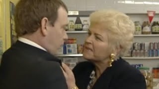 EastEnders - Pat Evans Vs. Ian Beale (28th April 2003)