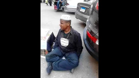 طفل يتيم و كفيف يحفظ القرآن الكريم و يرتلة و يجودة