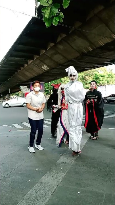POCONG TIKTOK JOGET VIRAL‼️AKU MUNDUR ALON ALON, HANTU ASIA AFRIKA BANDUNG #short