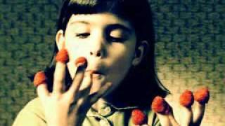 Watch Yann Tiersen Guilty video