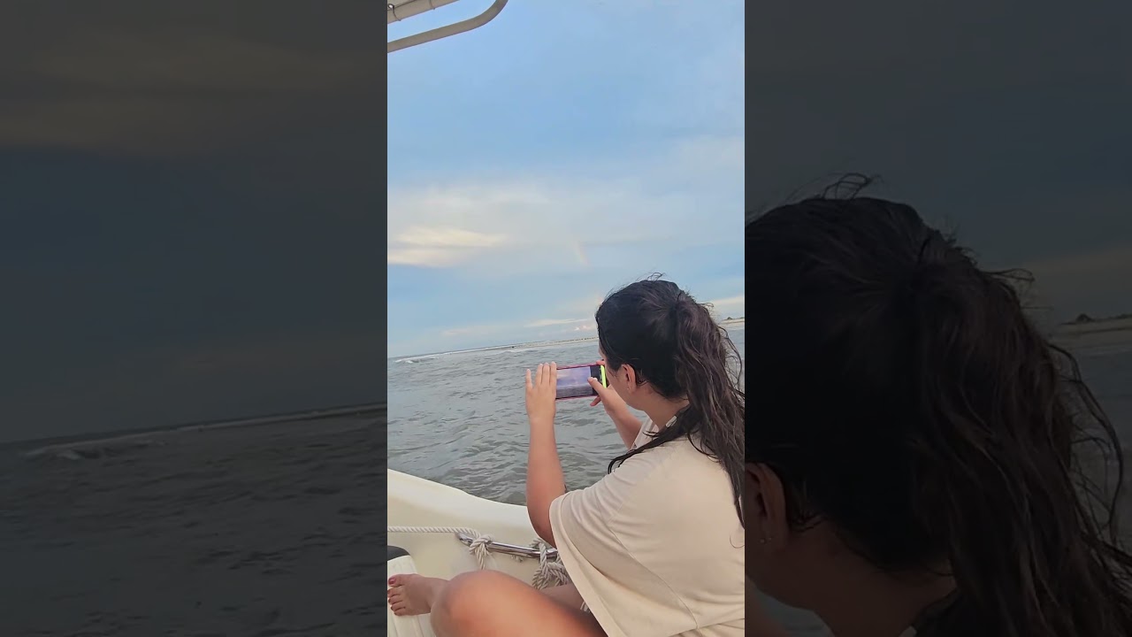 ⁣Sundog Sailing & Boating Shark Tooth & Fossil Island Adventure in Charleston. Let's explore our 🌎!