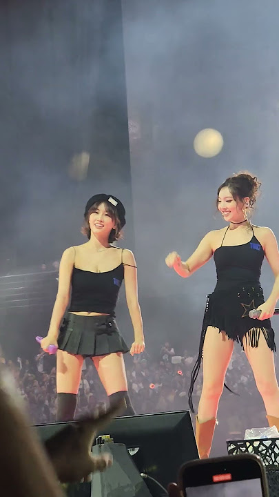 Momo and Nayeon during encore 😆#TWICE_THISISFOR_WORLD_TOUR #TWICE_THISISFOR_WORLD_TOUR_BULACAN