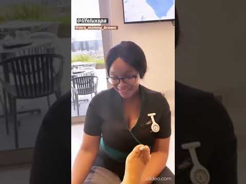 Zuraida Jardine getting a foot massage #feet #massage #spa #pedicure