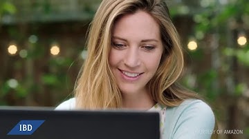 What is the difference between traditional commerce and e commerce (full)?