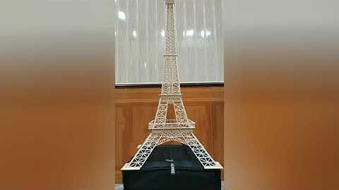 Mô hình tháp Eiffel