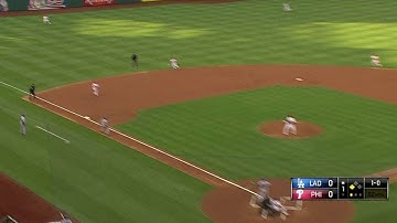 LAD@PHI: Puig singles in Gordon to open the scoring