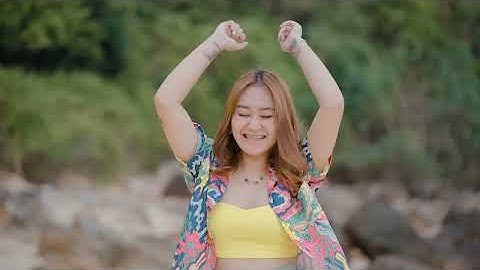 Vita Alvia - Tania (Official Music Video) A Su Lama Suka Dia
