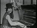 Capture de la vidéo The Seekers 1966 - 'Whistling Rufus' - Judith Durham On Piano.