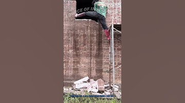 Viral Brick Wall Cutting: Worker’s Impressive Demolition Skill | Construction Hack