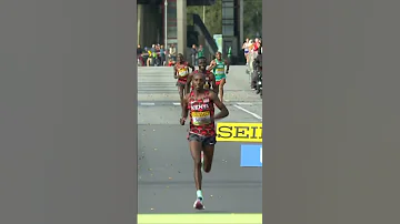 Incredible Salute At Half Marathon Finish Athletics WorldRunningChamps Riga Kenya Running 