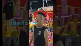 Pria Ini Menang Mercedes di Pasar Malam dengan Cara Tak Terduga!